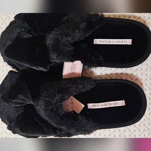 Victoria's Secret Black Fuzzy Bow Slide Slippers